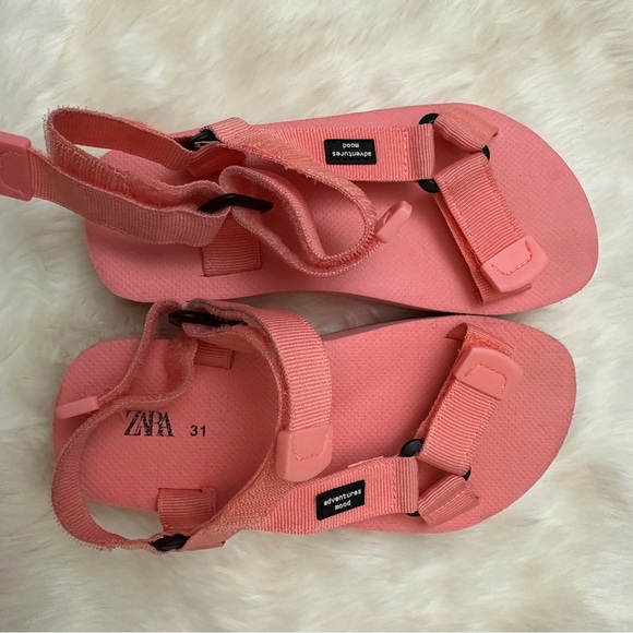 ZARA kids
Bicolour slingback sandals size 31 - Picture 1 of 6